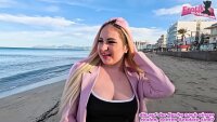 إنها غير راضية عن رجل واحد فقط، لذلك قررت الاتصال بالجار أيضًا